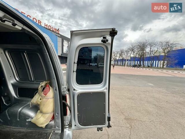 Серый Фольксваген Кадди, объемом двигателя 1.97 л и пробегом 230 тыс. км за 10800 $, фото 59 на Automoto.ua