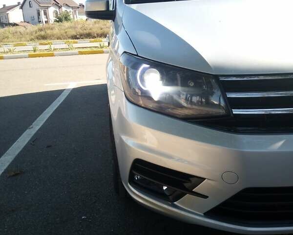 Серый Фольксваген Кадди, объемом двигателя 1.97 л и пробегом 271 тыс. км за 16500 $, фото 2 на Automoto.ua