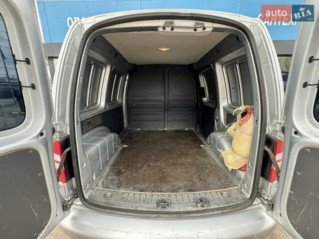 Серый Фольксваген Кадди, объемом двигателя 1.97 л и пробегом 230 тыс. км за 10800 $, фото 58 на Automoto.ua