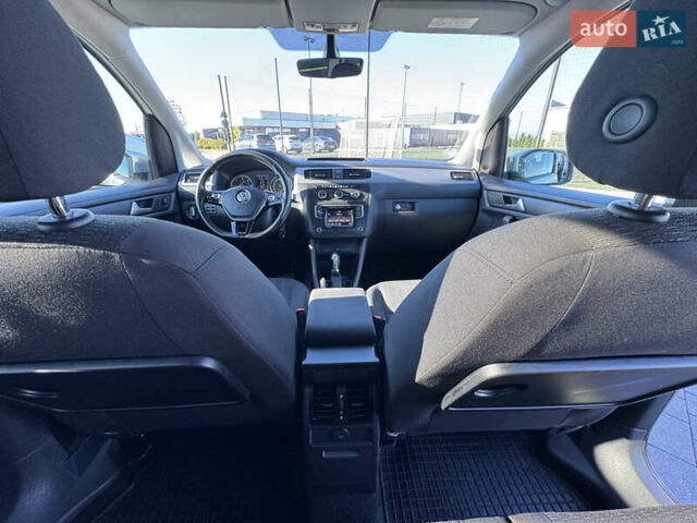 Серый Фольксваген Кадди, объемом двигателя 2 л и пробегом 274 тыс. км за 16300 $, фото 45 на Automoto.ua