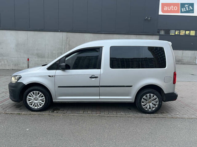 Серый Фольксваген Кадди, объемом двигателя 1.6 л и пробегом 209 тыс. км за 11200 $, фото 5 на Automoto.ua
