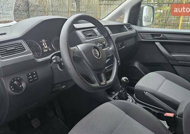 Серый Фольксваген Кадди, объемом двигателя 2 л и пробегом 264 тыс. км за 12900 $, фото 7 на Automoto.ua