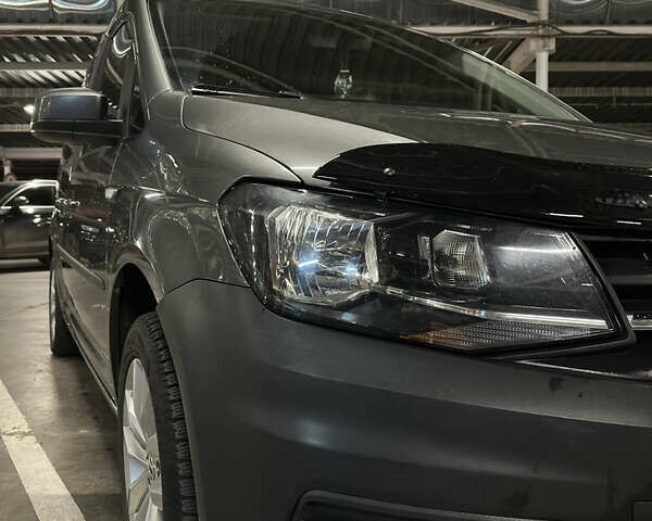 Серый Фольксваген Кадди, объемом двигателя 1.97 л и пробегом 151 тыс. км за 19700 $, фото 4 на Automoto.ua