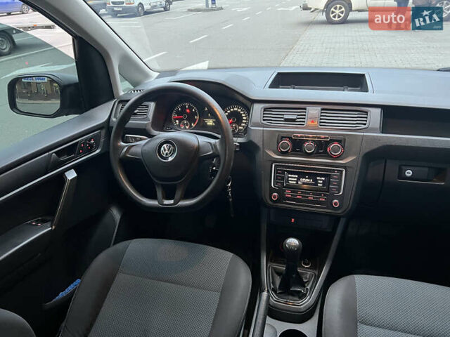 Серый Фольксваген Кадди, объемом двигателя 1.6 л и пробегом 209 тыс. км за 11200 $, фото 13 на Automoto.ua