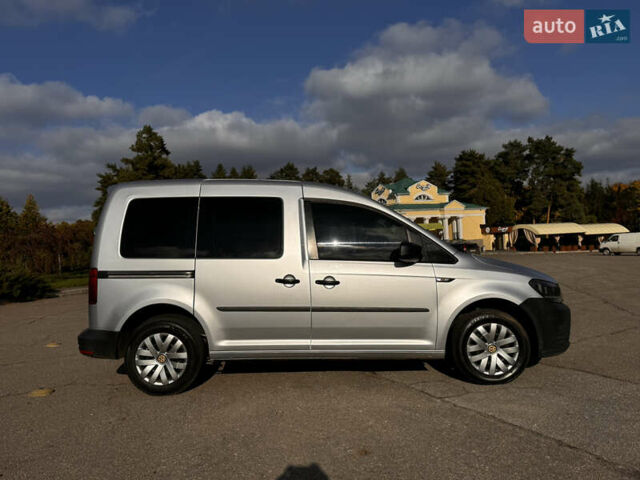 Серый Фольксваген Кадди, объемом двигателя 1.6 л и пробегом 210 тыс. км за 12900 $, фото 3 на Automoto.ua