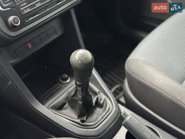 Серый Фольксваген Кадди, объемом двигателя 1.6 л и пробегом 209 тыс. км за 12400 $, фото 12 на Automoto.ua