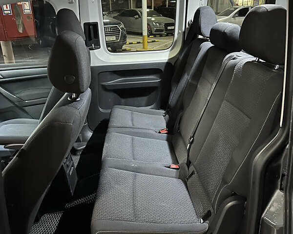 Серый Фольксваген Кадди, объемом двигателя 1.97 л и пробегом 151 тыс. км за 19700 $, фото 11 на Automoto.ua