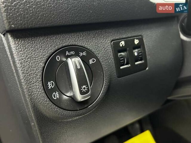 Сірий Фольксваген Кадді, об'ємом двигуна 1.97 л та пробігом 192 тис. км за 18800 $, фото 7 на Automoto.ua