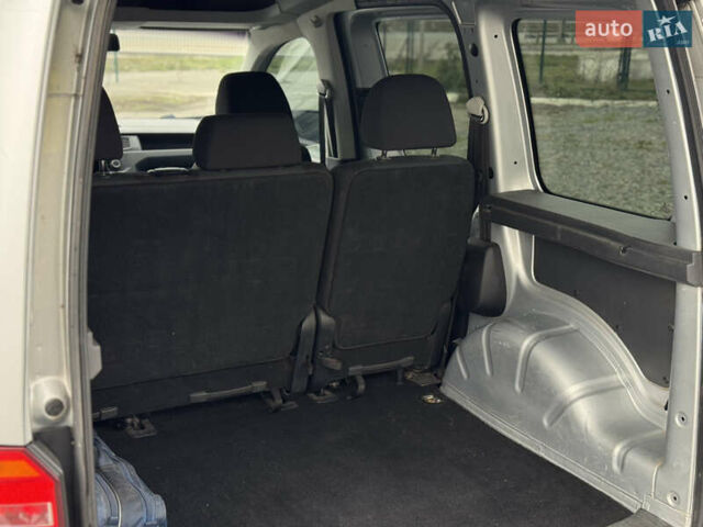 Серый Фольксваген Кадди, объемом двигателя 1.6 л и пробегом 209 тыс. км за 12400 $, фото 16 на Automoto.ua