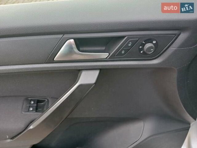 Серый Фольксваген Кадди, объемом двигателя 2 л и пробегом 242 тыс. км за 16500 $, фото 9 на Automoto.ua