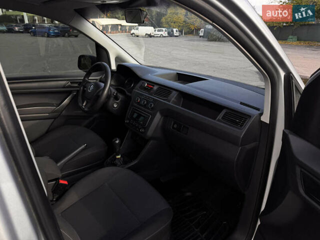 Серый Фольксваген Кадди, объемом двигателя 1.6 л и пробегом 210 тыс. км за 12900 $, фото 16 на Automoto.ua