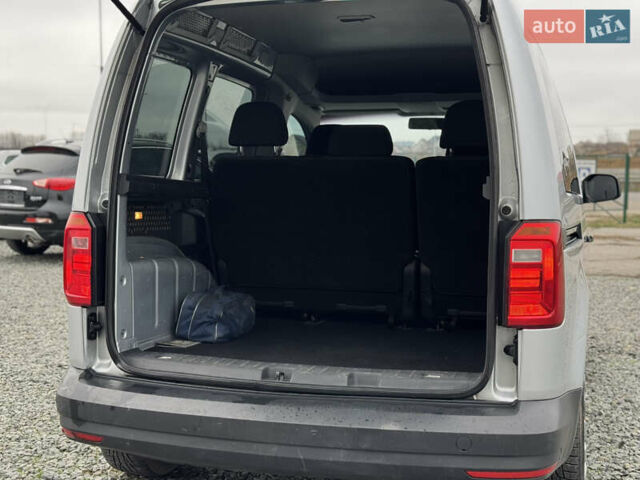 Серый Фольксваген Кадди, объемом двигателя 1.6 л и пробегом 209 тыс. км за 12400 $, фото 15 на Automoto.ua