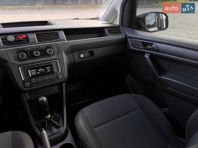 Серый Фольксваген Кадди, объемом двигателя 1.6 л и пробегом 210 тыс. км за 12900 $, фото 18 на Automoto.ua