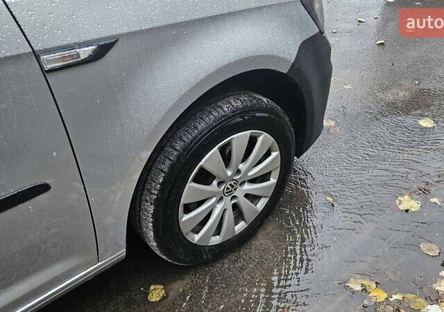 Серый Фольксваген Кадди, объемом двигателя 2 л и пробегом 264 тыс. км за 12900 $, фото 2 на Automoto.ua