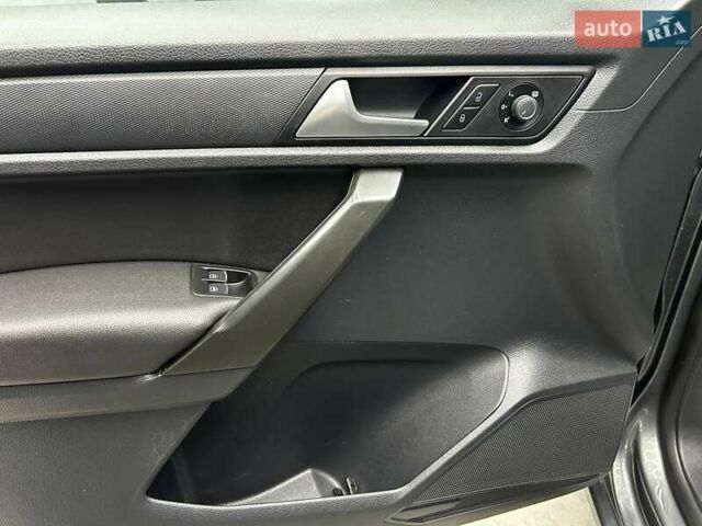 Сірий Фольксваген Кадді, об'ємом двигуна 1.97 л та пробігом 192 тис. км за 18800 $, фото 6 на Automoto.ua