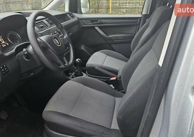 Серый Фольксваген Кадди, объемом двигателя 2 л и пробегом 264 тыс. км за 12900 $, фото 5 на Automoto.ua