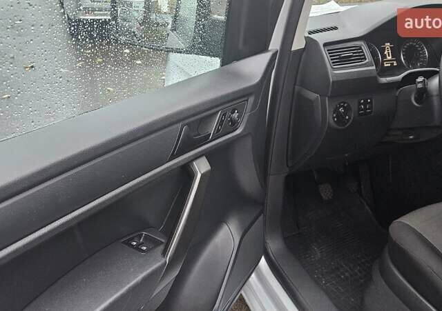 Серый Фольксваген Кадди, объемом двигателя 2 л и пробегом 264 тыс. км за 12900 $, фото 6 на Automoto.ua