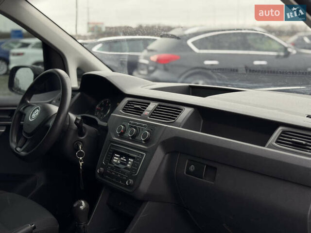 Серый Фольксваген Кадди, объемом двигателя 1.6 л и пробегом 209 тыс. км за 12400 $, фото 6 на Automoto.ua