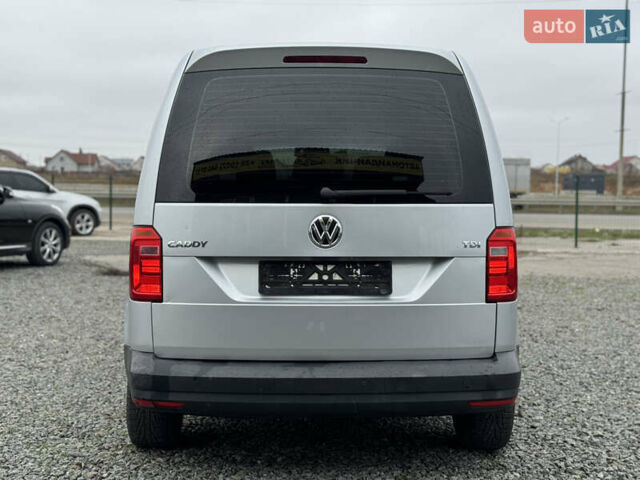 Серый Фольксваген Кадди, объемом двигателя 1.6 л и пробегом 209 тыс. км за 12400 $, фото 2 на Automoto.ua