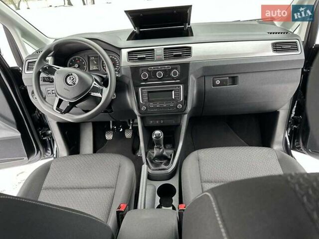 Сірий Фольксваген Кадді, об'ємом двигуна 1 л та пробігом 230 тис. км за 12700 $, фото 29 на Automoto.ua