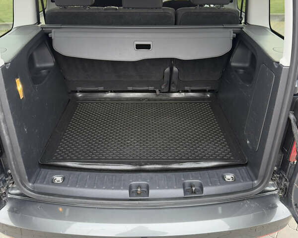 Серый Фольксваген Кадди, объемом двигателя 2 л и пробегом 187 тыс. км за 17900 $, фото 79 на Automoto.ua