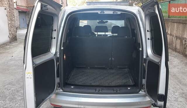 Серый Фольксваген Кадди, объемом двигателя 1.97 л и пробегом 130 тыс. км за 18500 $, фото 20 на Automoto.ua