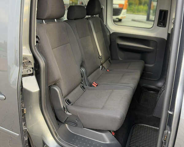 Серый Фольксваген Кадди, объемом двигателя 2 л и пробегом 187 тыс. км за 17900 $, фото 63 на Automoto.ua