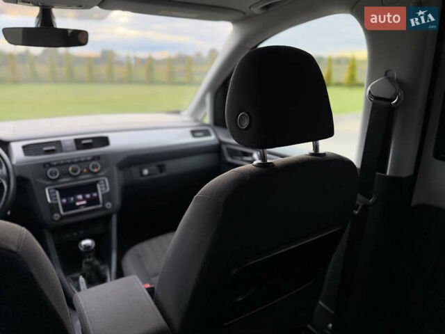 Серый Фольксваген Кадди, объемом двигателя 2 л и пробегом 187 тыс. км за 17900 $, фото 77 на Automoto.ua