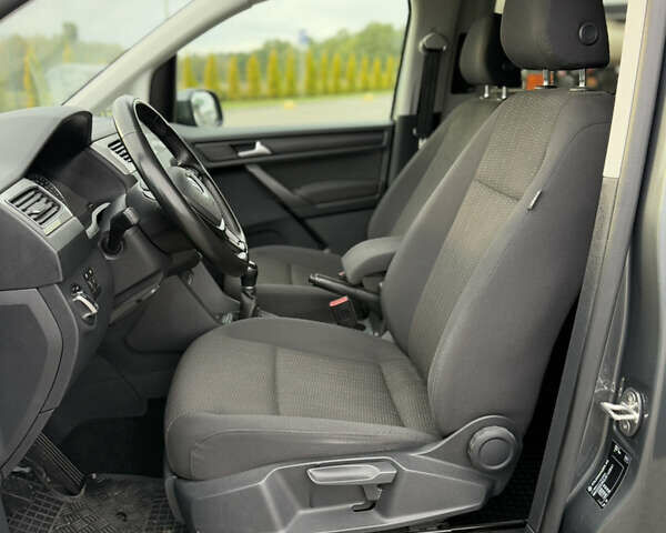 Серый Фольксваген Кадди, объемом двигателя 2 л и пробегом 187 тыс. км за 17900 $, фото 53 на Automoto.ua