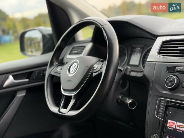 Серый Фольксваген Кадди, объемом двигателя 2 л и пробегом 187 тыс. км за 17900 $, фото 56 на Automoto.ua