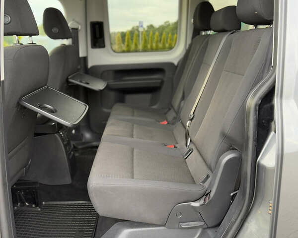 Серый Фольксваген Кадди, объемом двигателя 2 л и пробегом 187 тыс. км за 17900 $, фото 69 на Automoto.ua