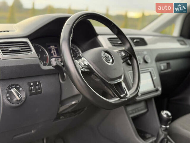 Серый Фольксваген Кадди, объемом двигателя 2 л и пробегом 187 тыс. км за 17900 $, фото 47 на Automoto.ua
