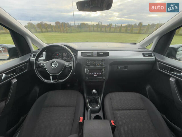 Серый Фольксваген Кадди, объемом двигателя 2 л и пробегом 187 тыс. км за 17900 $, фото 83 на Automoto.ua