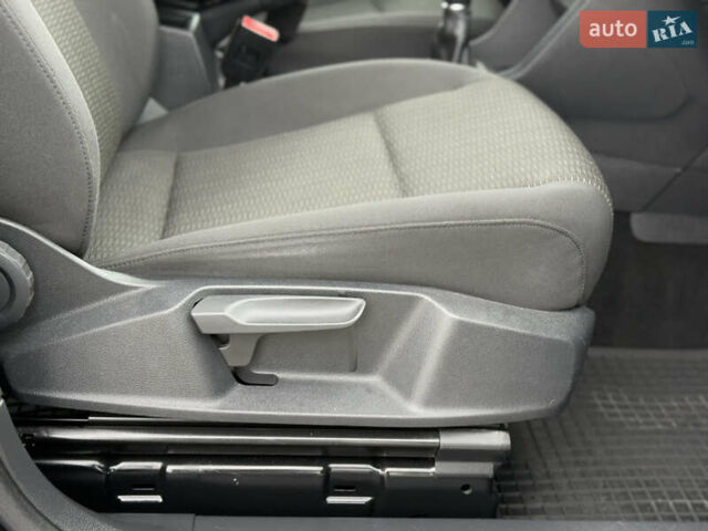 Серый Фольксваген Кадди, объемом двигателя 2 л и пробегом 187 тыс. км за 17900 $, фото 55 на Automoto.ua