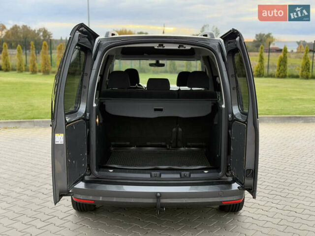 Серый Фольксваген Кадди, объемом двигателя 2 л и пробегом 187 тыс. км за 17900 $, фото 94 на Automoto.ua