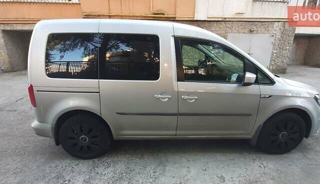 Серый Фольксваген Кадди, объемом двигателя 1.97 л и пробегом 130 тыс. км за 18500 $, фото 6 на Automoto.ua
