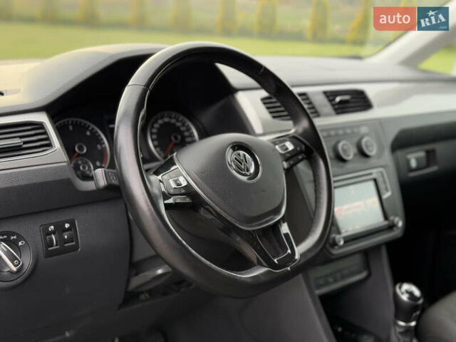 Серый Фольксваген Кадди, объемом двигателя 2 л и пробегом 187 тыс. км за 17900 $, фото 46 на Automoto.ua