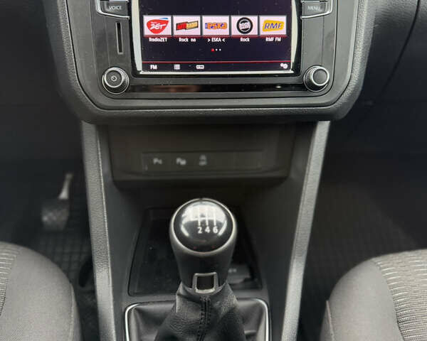 Серый Фольксваген Кадди, объемом двигателя 2 л и пробегом 187 тыс. км за 17900 $, фото 72 на Automoto.ua