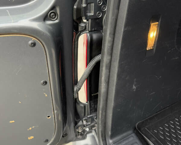 Серый Фольксваген Кадди, объемом двигателя 2 л и пробегом 187 тыс. км за 17900 $, фото 91 на Automoto.ua