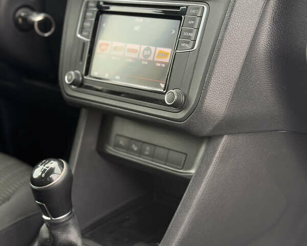 Серый Фольксваген Кадди, объемом двигателя 2 л и пробегом 187 тыс. км за 17900 $, фото 57 на Automoto.ua