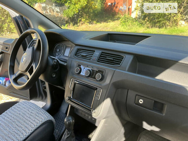 Серый Фольксваген Кадди, объемом двигателя 1.97 л и пробегом 243 тыс. км за 14000 $, фото 14 на Automoto.ua