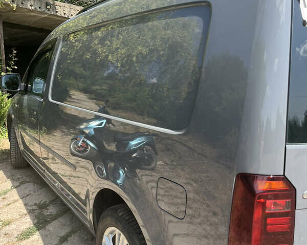 Серый Фольксваген Кадди, объемом двигателя 1.97 л и пробегом 243 тыс. км за 14000 $, фото 27 на Automoto.ua