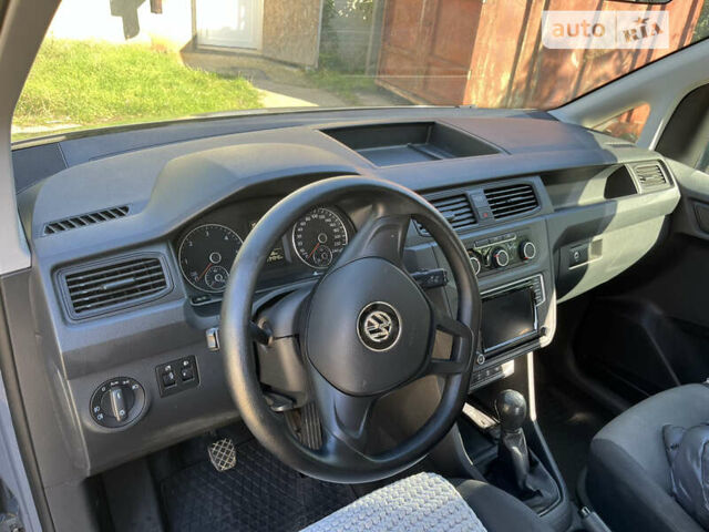 Серый Фольксваген Кадди, объемом двигателя 1.97 л и пробегом 243 тыс. км за 14000 $, фото 9 на Automoto.ua