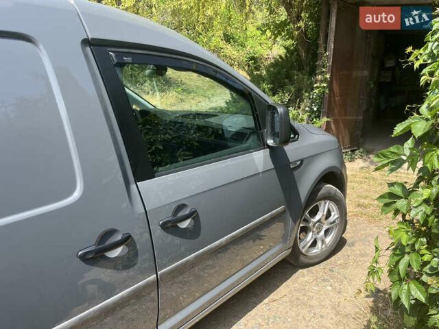 Серый Фольксваген Кадди, объемом двигателя 1.97 л и пробегом 243 тыс. км за 14000 $, фото 20 на Automoto.ua