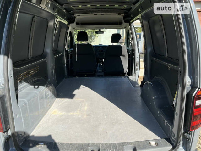 Серый Фольксваген Кадди, объемом двигателя 1.97 л и пробегом 243 тыс. км за 14000 $, фото 8 на Automoto.ua