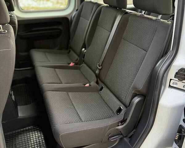 Серый Фольксваген Кадди, объемом двигателя 1.97 л и пробегом 221 тыс. км за 21000 $, фото 33 на Automoto.ua