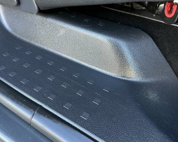 Серый Фольксваген Кадди, объемом двигателя 1.97 л и пробегом 175 тыс. км за 19750 $, фото 129 на Automoto.ua