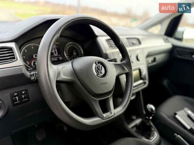 Серый Фольксваген Кадди, объемом двигателя 1.97 л и пробегом 221 тыс. км за 21000 $, фото 20 на Automoto.ua