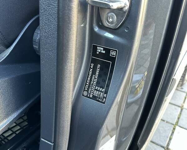 Серый Фольксваген Кадди, объемом двигателя 1.97 л и пробегом 175 тыс. км за 19750 $, фото 161 на Automoto.ua