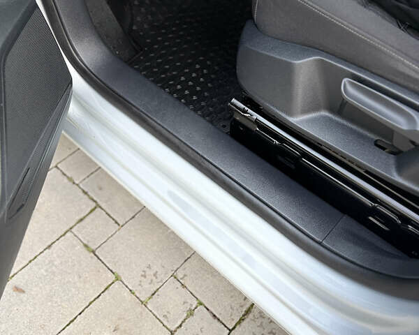 Серый Фольксваген Кадди, объемом двигателя 1.97 л и пробегом 221 тыс. км за 21000 $, фото 35 на Automoto.ua